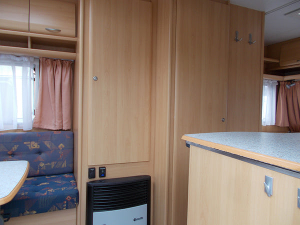 Dethleffs 460 Camper